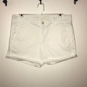 White American Eagle shorts